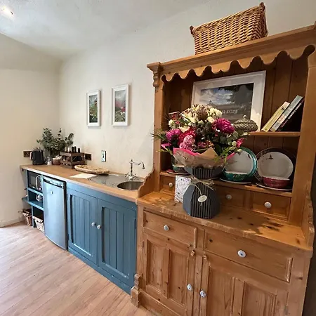 The Hollow, Fisherstown, County *